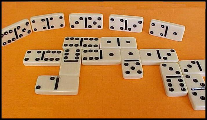 Online Domino Playing